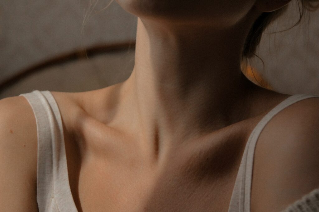 Collarbones and neck of a person
